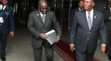 APLATISSEMENT DEVANT ALASSANE OUATTARA LES DESSOUS DE LA VOLTE FACE